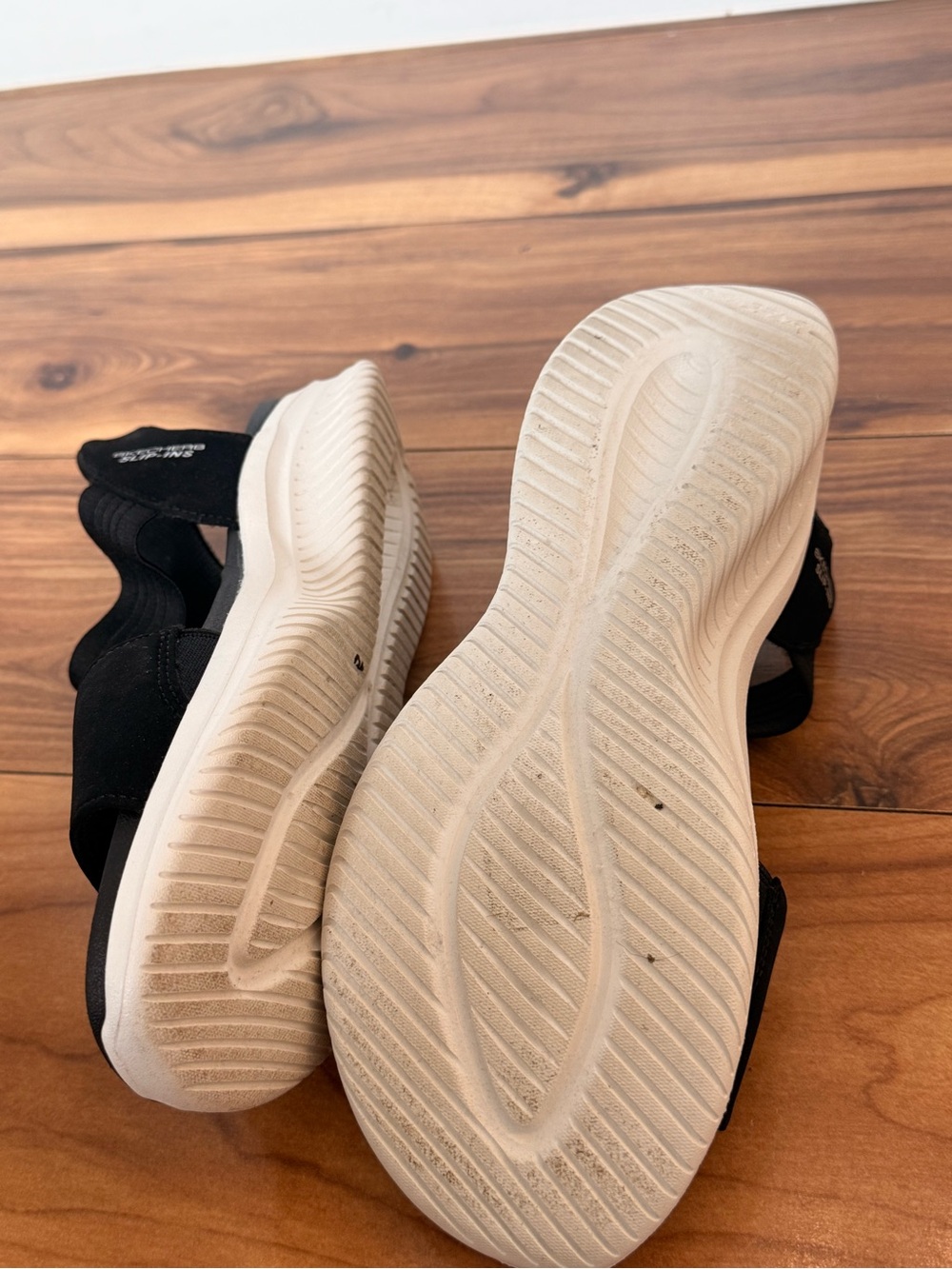 Skechers Black and White Platform Sandals with Elastic Heel Strap - Picture 10 of 10